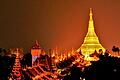 Die 2500 Jahre alte goldene Pagode Shwe Dagon in Yangon       -  Die 2500 Jahre alte goldene Pagode Shwe Dagon in Yangon