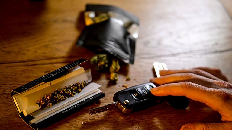 Cannabis - Fürs Autofahren nach dem Kiffen kommt jetzt ein gesetzlicher Grenzwert. (Symbolbild) Cannabis - Fürs Autofahren nach dem Kiffen kommt jetzt ein gesetzlicher Grenzwert. (Symbolbild)