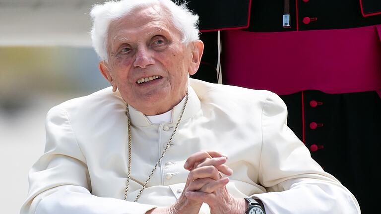 Eine Aufnahme aus dem Jahr 2020 zeigt den emeritierten Papst Benedikt XVI.