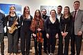 Diese sechs Nachwuchskünstler präsentierten Talent und Können beim Additums-Konzert im 'Kloster Wechterswinkel'. Stolz sind auch: Robert Jäger (rechts), der Leiter des Martin-Pollich-Gymnasiums, sowie Kursleiter Marcel Steinrichter (Dritter von rechts) und Fachschaftsleiter Urs John (Fünfter von rechts).