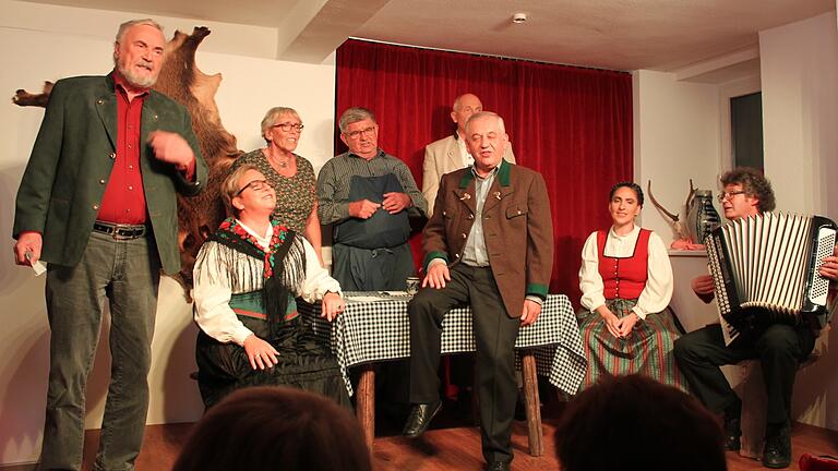 Das Ensemble des Kleinen Stadttheaters Gerolzhofen (hier ein Bild einer Aufführung aus dem Jahr 2018) ist überhaupt noch nicht in das neue Haus in der Centgasse eingezogen, da gibt es bereits eine fingierte Anzeige wegen Ruhestörung.