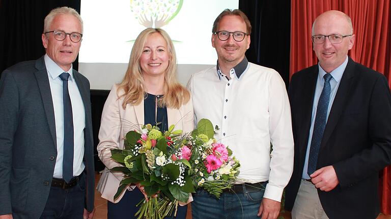 Gratulation zur Ernennung: Der neuen Schulleiterin Daniela Theuer gratulaierten (von links) die Bürgermeister Günter Pfeifer (Ermershausen), Wolfram Thein (Maroldsweisach) und Markus Oppelt (Pfarrweisach).