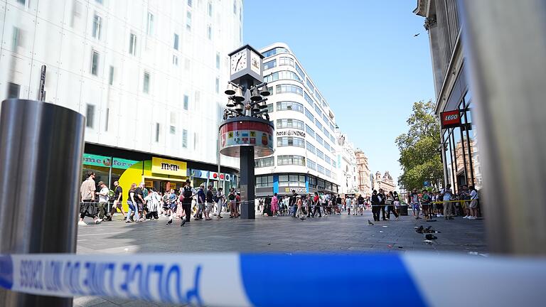 Messerangriff auf Mädchen und Frau im Zentrum Londons       -  Es gibt laut Polizei keine Hinweise auf eine Terrorattacke.