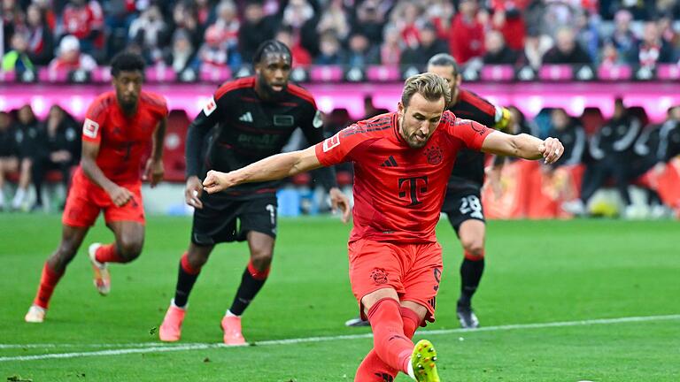 Bayern München - 1. FC Union Berlin       -  Einmal mehr eiskalt vom Elfmeterpunkt: Harry Kane.