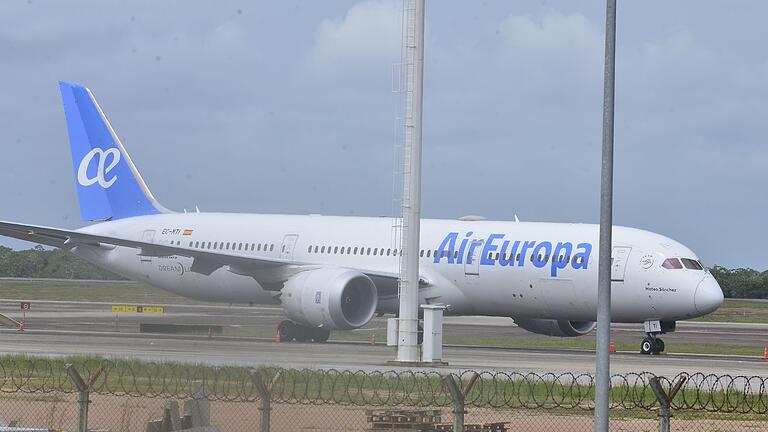 Notlandung von Air Europa in Brasilien.jpeg       -  Die Boeing-Maschine von Air Europa musste nach schweren Turbulenzen notlanden.