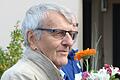 Kinder der Grundschule Wasserlosen gratulierten Bernhard Müller zum 85. Geburtstag.