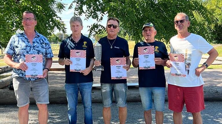 Auf dem Foto (von links): Franz Bils, Axel Pietsch, Sieger Branko Pavlovic, Kurt Lindner, Günter Rüppel.