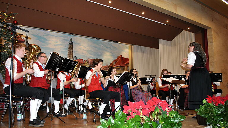Die Saalequelle-Musikanten aus Alsleben erfreuten zahlreiche Zuhörer mit einem schönen Neujahrskonzert in der FrankenTherme. Die Saalequelle-Musikanten aus Alsleben erfreuten zahlreiche Zuhörer mit einem schönen Neujahrskonzert in der FrankenTherme.