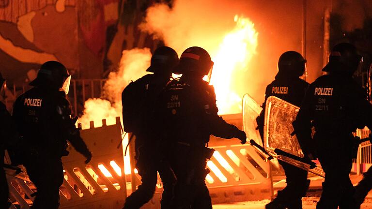 Ausschreitungen in Leipzig.jpeg       -  Im Leipziger Stadtteil Connewitz kam es bereit in der Nacht auf Samstag es zu Ausschreitungen.