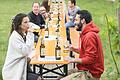 Im Biergarten der Schoppen-Scheune in Marktheidenfeld: Gastwirt Achim Hospes hat den Kumpeltisch 'Hubert' als Reaktion auf die Aussagen des stellvertretenden Ministerpräsidenten Hubert Aiwanger (Freie Wähler) eingerichtet.
