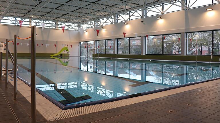 Das Hallenbad in Volkach will die Wassertemperatur wegen der Energiekosten – wenn überhaupt – nur minimal senken. Das Hallenbad in Volkach will die Wassertemperatur wegen der Energiekosten – wenn überhaupt – nur minimal senken.