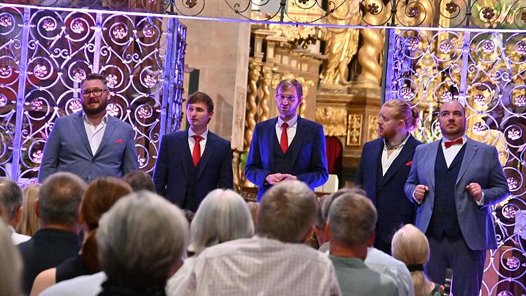 Begeisterten bei ihrem Konzert als Ensemble Nobilis in der Abteikirche von Kloster Bronnbach (von links): Lucas Heller, Marc-Eric Schmidt, Paul Heller, Benjamin Mahns-Mardy und Lukas Lomtscher.