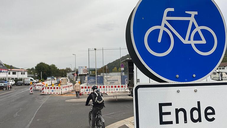 Entlang der Jahnstraße soll ein eigenständiger Radweg geschaffen werden. Derzeit endet dieser stadtauswärts betrachtet kurz hinter der Stadthalle.