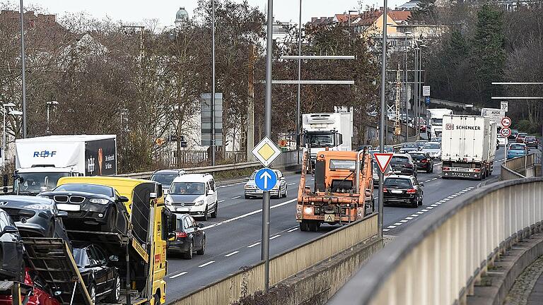 Der Schwerlastverkehr am Stadtring Süd rollt nach wie vor.