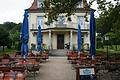 Der Biergarten und das Restaurant in Haus Löwe im Staatsbad sind verwaist. Betreiber Gerhard Hofweber muss seine Geschäfte – auch in der benachbarten Philosophenvilla – aufgeben.       -  Der Biergarten und das Restaurant in Haus Löwe im Staatsbad sind verwaist. Betreiber Gerhard Hofweber muss seine Geschäfte – auch in der benachbarten Philosophenvilla – aufgeben.