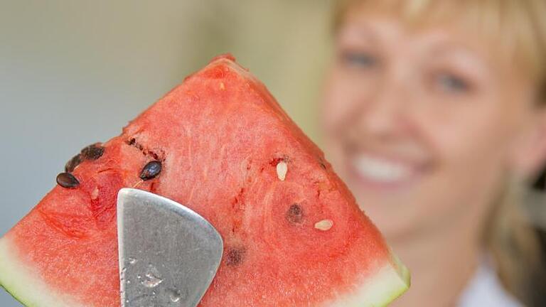 Süß, saftig und gesund: Wassermelonen kann man sich schmecken lassen. Foto: Daniel Karmann       -  Süß, saftig und gesund: Könnte die Wassermelone auch im Kampf gegen die Volkskrankheit Diabetes helfen?