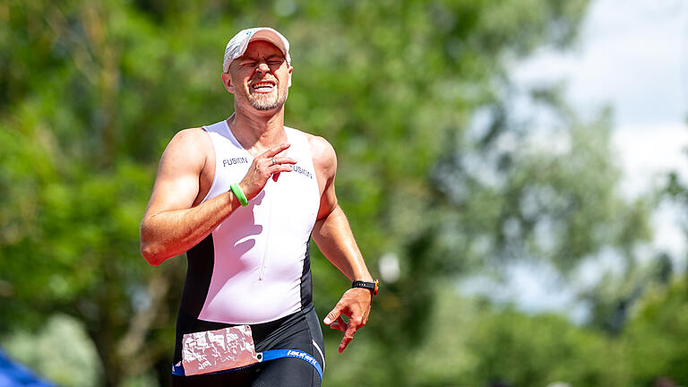 Lifestyle-Triathlon in Erlabrunn       -  Rund 800 Sportlerinnen und Sportler nehmen am Sonntag (16.06.24) am Lifestyle-Triathlon am Erlabrunner See teil.