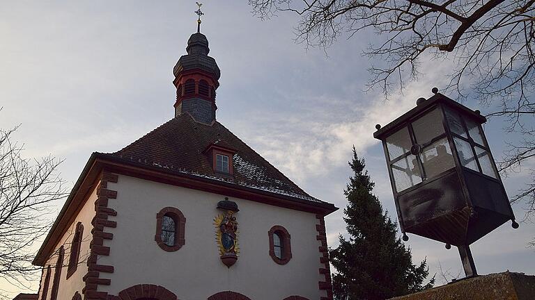 Die Kirche in Aschenroth muss saniert werden. Weil sie Eigentum der Stadt Gemünden ist, muss im Haushalt Geld dafür bereitgestellt werden.
