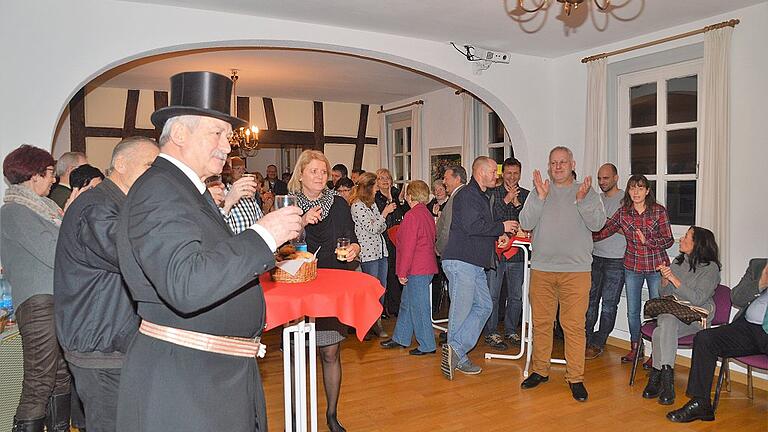 Viele kamen zum zehnten Neujahrsempfang des Marktes Rüdenhausen. Für die Neubürger bestand ausreichend Gelegenheit, mit Vertretern von Gemeinde, Kirche, Vereinen und Verbänden ins Gespräch zu kommen. GERHARD KRÄMER