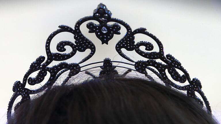 Schönheitswettbewerb - Kritiker vermuten Vetternwirtschaft hinter der Vergabe des Titels Miss World Türkei. (Symbolbild) Schönheitswettbewerb - Kritiker vermuten Vetternwirtschaft hinter der Vergabe des Titels Miss World Türkei. (Symbolbild)