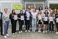 Schülerinnen und Schüler der Mittelschule und der staatlichen Realschule Gemünden engagierten sich im freiwilligen sozialen Schuljahr in verschiedenen Einrichtungen. Bürgermeister Jürgen Lippert (von links) lobte das soziale Engagement der Jugendlichen, Susanne Reuber überreichte in Namen der Freiwilligen-Agentur&nbsp; Zertifikate und Geschenke.