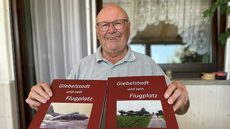 Zwei auf einen Schlag: Robert Popp, Hobby-Archivar aus Giebelstadt, hat in Eigenregie den fünften und sechsten Band über die bewegte Geschichte des Flugplatzes Giebelstadt herausgebracht. Zwei auf einen Schlag: Robert Popp, Hobby-Archivar aus Giebelstadt, hat in Eigenregie den fünften und sechsten Band über die bewegte Geschichte des Flugplatzes Giebelstadt herausgebracht. 