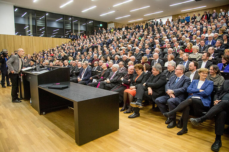 Rund 1200 Gäste kamen zum Diözesanempfang in die Hörsäle an der Hubland-Uni.