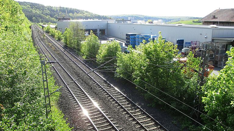 Mit einem eigenen Gutachter nimmt der Landkreis Main-Spessart einen neuen Anlauf zur Reaktivierung der Werntalbahn.