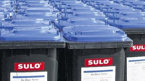 Eine Erfolgsgeschichte: die blauen Tonnen. Eine Erfolgsgeschichte: die blauen Tonnen.