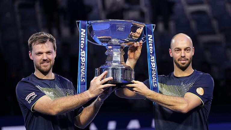 ATP-World Tour Finals in Turin - Finale       -  Das hat noch nie ein deutsches Doppel geschafft: Kevin Krawietz (l) und Tim Pütz (r) gewinnen das Saisonfinale.