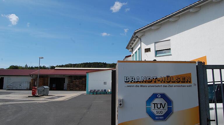 Die Firma Brandt Hülsen GmbH & Co. KG hat ihren Sitz am Buchrasen in Oberleichtersbach. Die Firma Brandt Hülsen GmbH & Co. KG hat ihren Sitz am Buchrasen in Oberleichtersbach.