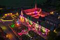 Beim Lichterfest illuminierten 2000 Kerzen und farbige Lichter das Kloster Bronnbach und sorgten für leuchtende Augen bei Besucherinnen und Besuchern.