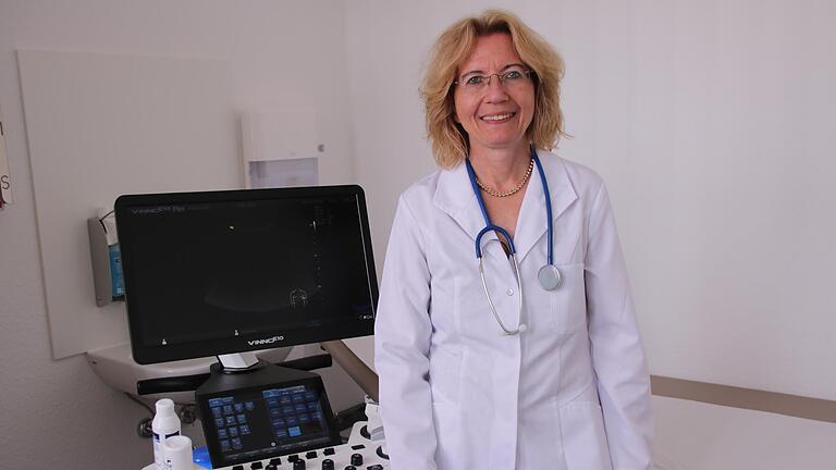 Astrid Laue hat lange als Klinikärztin gearbeitet, bevor sie 2022 eine internistische Hausarztpraxis am Marienplatz geöffnet hat.       -  Astrid Laue hat lange als Klinikärztin gearbeitet, bevor sie 2022 eine internistische Hausarztpraxis am Marienplatz geöffnet hat.