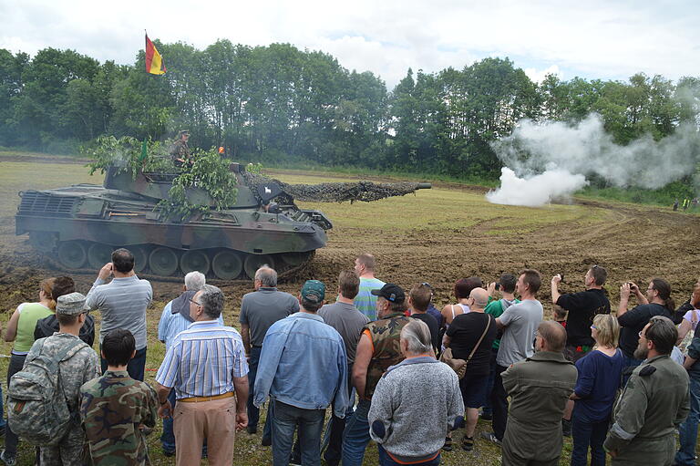 Beim Museumsfest des Museums für Zivil- und Wehrtechnik in Uffenheim gibt es mehrere Fahrzeugschauen. Die Museumshallen müssen aber geschlossen bleiben. Beim Museumsfest des Museums für Zivil- und Wehrtechnik in Uffenheim gibt es mehrere Fahrzeugschauen. Die Museumshallen müssen aber geschlossen bleiben.