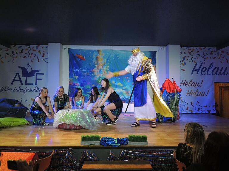 In die Fluten des Meeres ging es beim Showtanz 'Arielle'. In die Fluten des Meeres ging es beim Showtanz 'Arielle'.