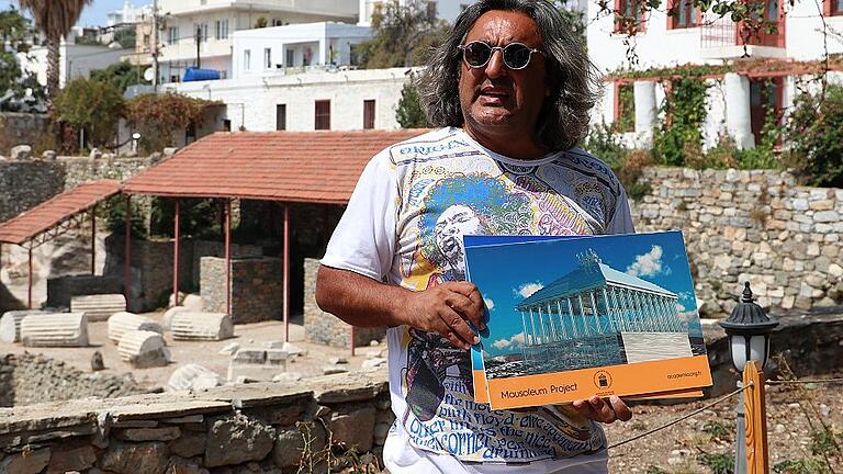 Özay Kartal setzt sich für den Erhalt der Überreste des Mausoleums von Halikarnassos in Bodrum ein.