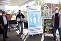 Der Meisterbetrieb Fürst in Schonungen erlöste mit einer Aktion 1800 Euro für die Schweinfurter Kindertafel. Von links: Kindertafel-Vorsitzender Stefan Labus, Geschäftsführer Nico Fürst und der zweite Vorsitzende der Kindertafel, Rainer Zink.
