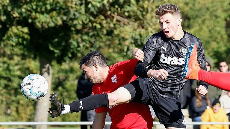 Dominik Jordan setzt sich auf diesem Bild akrobatisch in der Partie gegen Schwebenried ein. Gegen die FT Schweinfurt erzielte der Frammersbacher den 1:1-Ausgleich für seine Mannschaft. Dominik Jordan setzt sich auf diesem Bild akrobatisch in der Partie gegen Schwebenried ein. Gegen die FT Schweinfurt erzielte der Frammersbacher den 1:1-Ausgleich für seine Mannschaft.