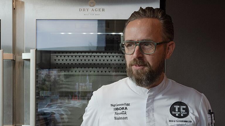 Thomas Faber probiert gerne verschiedene Zubereitungsarten für die Festtage. Thomas Faber probiert gerne verschiedene Zubereitungsarten für die Festtage.