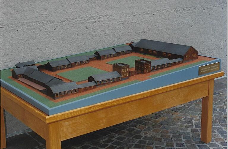 Modell des NS-Arbeitsdienstlagers Lohrerstraße. Es steht heute in der NS-Ausstellung im Lohrer Schulmuseum. Modell des NS-Arbeitsdienstlagers Lohrerstraße. Es steht heute in der NS-Ausstellung im Lohrer Schulmuseum. 