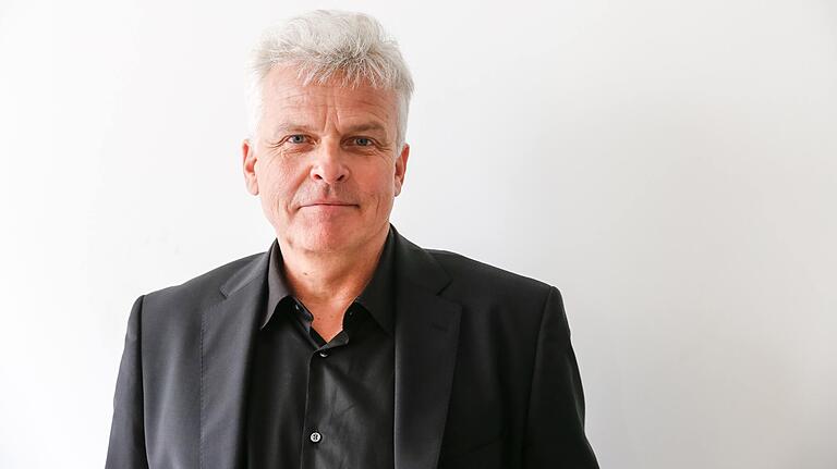 'Ein Theater ist kein Laden, den man zuschließt und drei Wochen später wieder aufschließt', warnt der Würzburger Theater-Intendant Markus Trabusch. 'Ein Theater ist kein Laden, den man zuschließt und drei Wochen später wieder aufschließt', warnt der Würzburger Theater-Intendant Markus Trabusch.