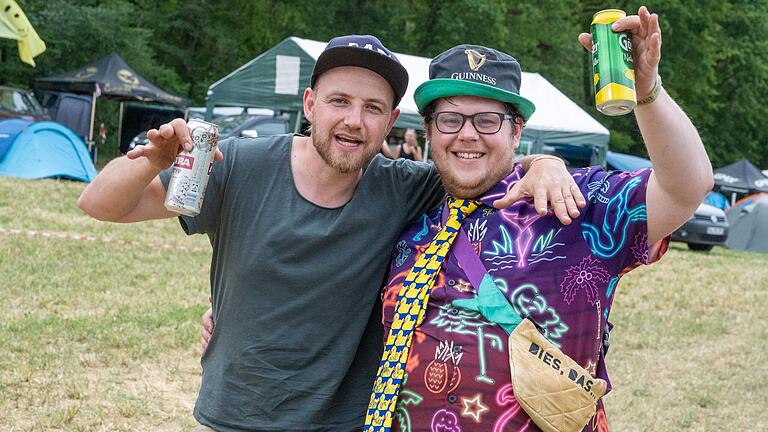 Bereit fürs Festival: Auf dem Campingplatz bereiteten sich die Gäste des Festivals auf die ersten Konzerte des Abends vor.