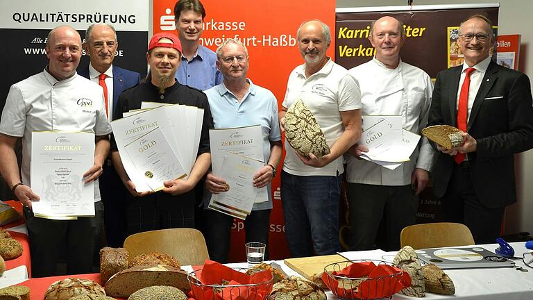 Teilnehmer der Brot- und Brötchenprüfung der Bäckerinnung Schweinfurt-Hassberge