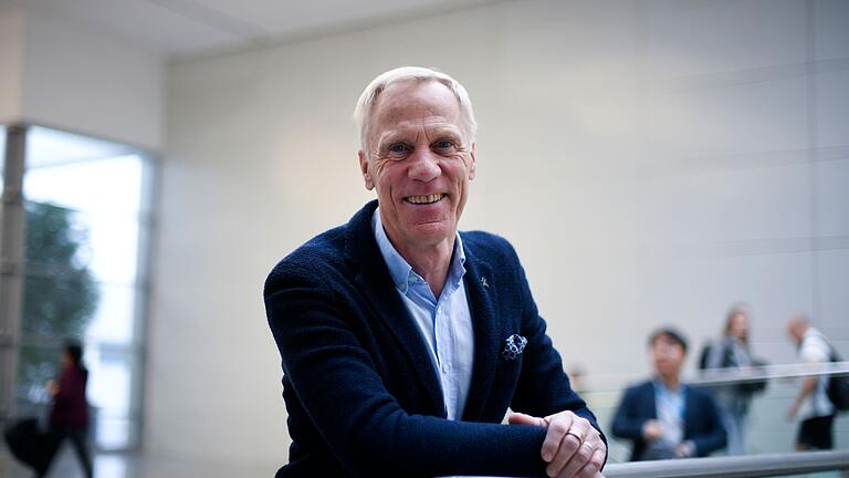 Ingo Froböse - Ingo Froböse ist Leiter des Zentrums für Gesundheit durch Sport und Bewegung der Deutschen Sporthochschule Köln. Ingo Froböse - Ingo Froböse ist Leiter des Zentrums für Gesundheit durch Sport und Bewegung der Deutschen Sporthochschule Köln.