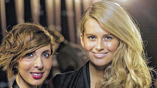 Berlin Fashion Week: Die Bad Kissinger Friseurin Janina Ehrenberg mit Michalsky-Model Melisa Dobric.