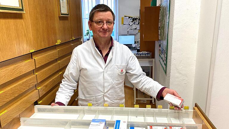 Horst Ullmann von der St. Martin-Apotheke in Mellrichstadt hat nur noch eine Packung Penicillin in seinem Apothekerschrank. Das Antibiotikum ist seit Wochen nicht mehr lieferbar.