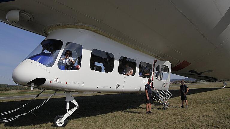 Bis zu 14 Passagiere passen in die Kabine des Zeppelin NT. Bis zu 14 Passagiere passen in die Kabine des Zeppelin NT.