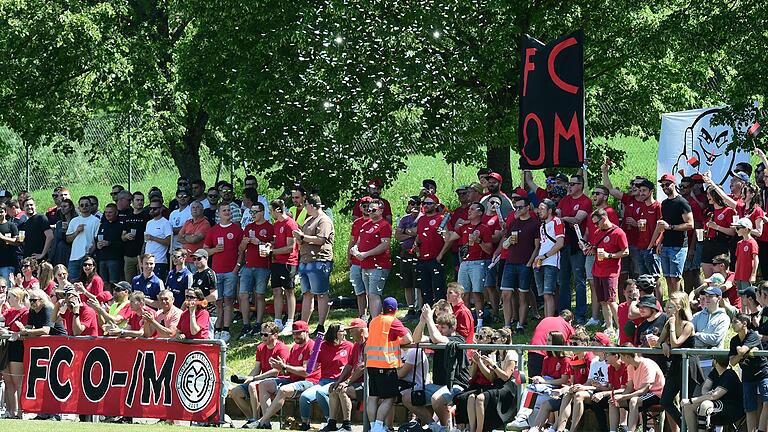 Der Kreisklassen-Aufsteiger FC Ober-/Mittelstreu (Archivbild vom Relegationsspiel Ende Mai) hat für die Saison 2023/24 eine zweite Mannschaft gemeldet, die in der B-Klasse Rhön 3 an den Start gehen wird.