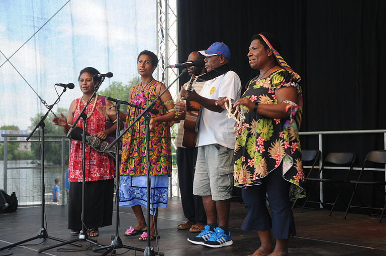 Internationale Begegnungen sind wieder beim Nachbarschaftsfest am 1. Juli in Kitzingen möglich. Internationale Begegnungen sind wieder beim Nachbarschaftsfest am 1. Juli in Kitzingen möglich.
