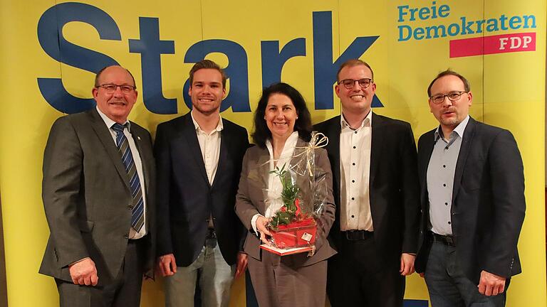 Beim Neujahrsempfang des FDP-Kreisverbands Würzburg-Land (von links): Wolfgang Kuhl (Fraktionsvorsitzender Kreistag Würzburg), Markus Jordan (FDP-Kreisvorsitzender), MdB und Parlamentarische Staatssekretärin im Finanzministerium Katja Hessel, Florian Kuhl (FDP-Kreisvorsitzender) und MdB Karsten Klein.